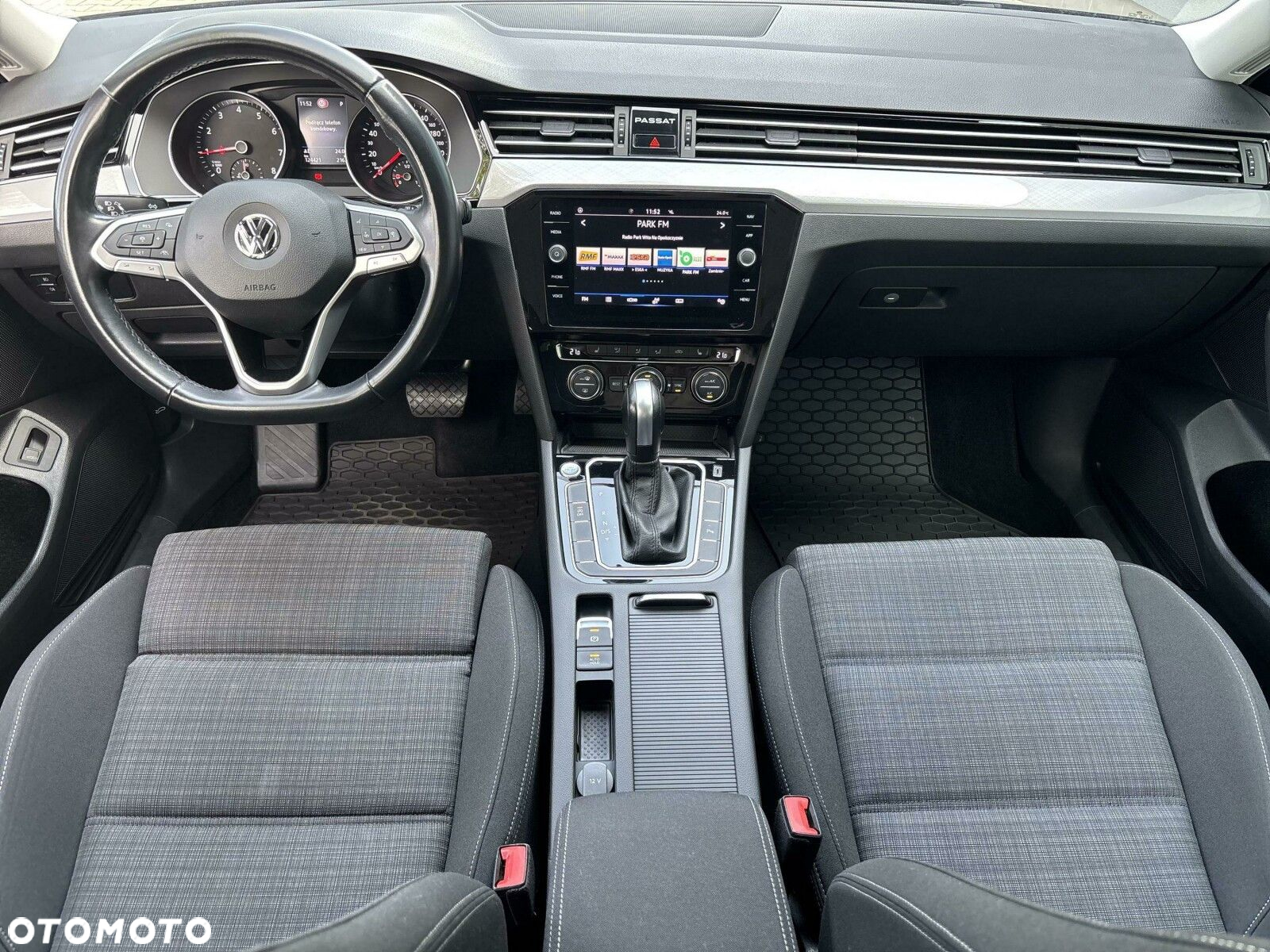 Volkswagen Passat - 16