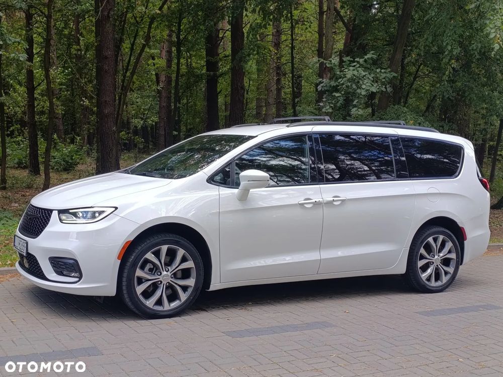 Chrysler Pacifica 2022 photo 3