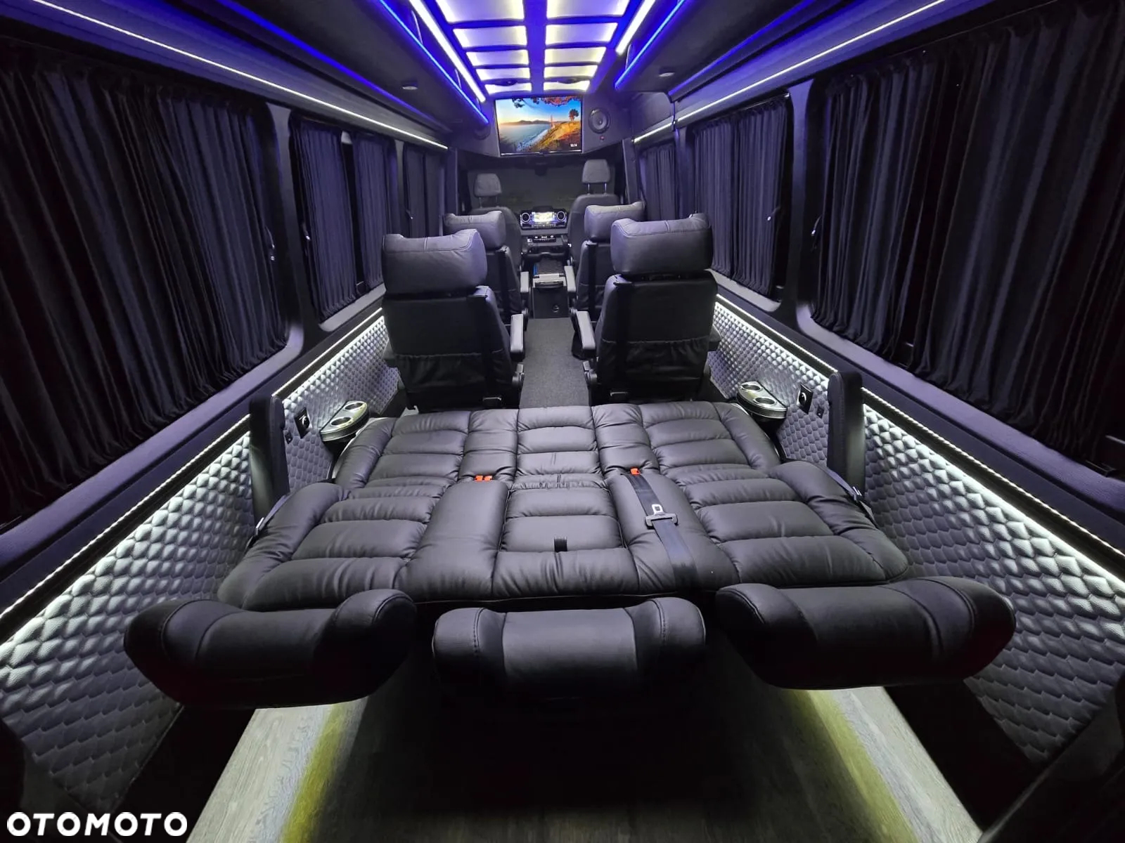 Mercedes-Benz Sprinter - 25
