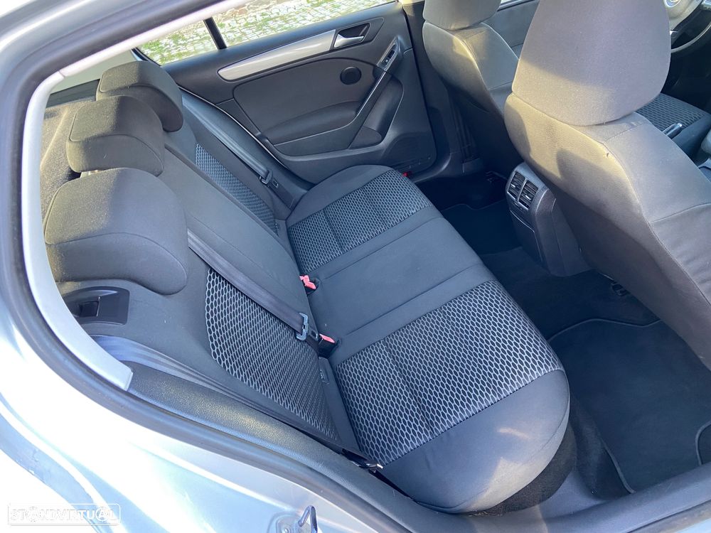 VW Golf 2.0 TDi Confortline - 15