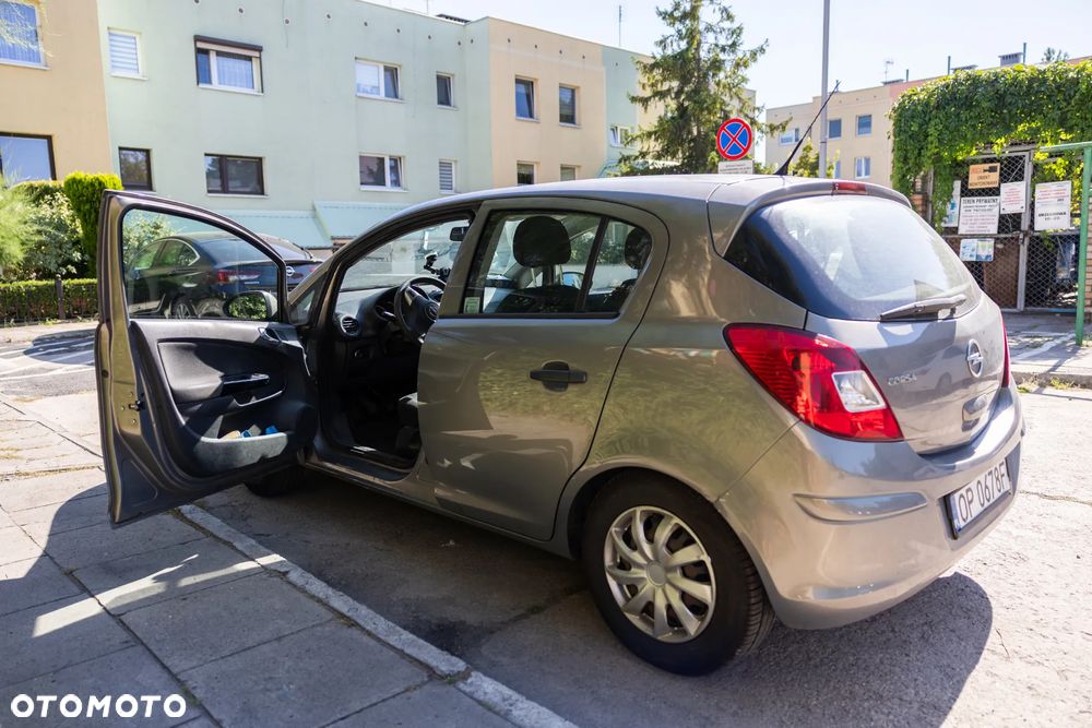 Opel Corsa 1.2 16V Edition / Active - 1