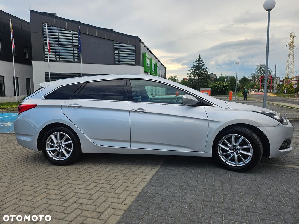 Hyundai i40 Kombi blue 1.7 CRDi Family+ - 32