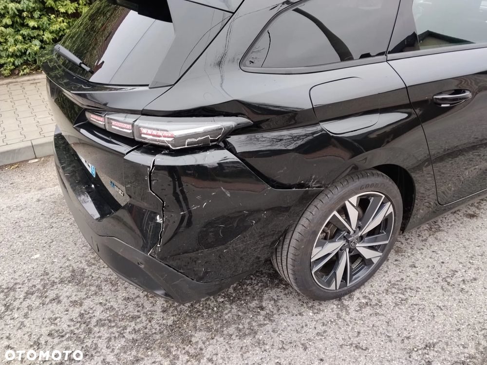 Peugeot 308 180 e-EAT8 GT - 15