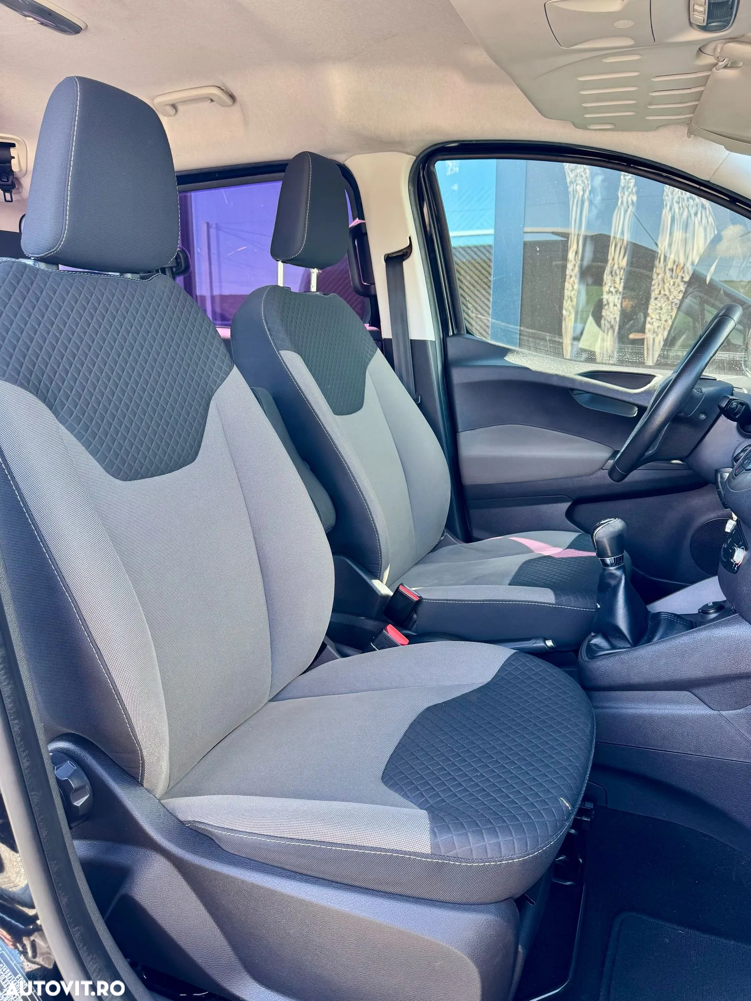 Ford Tourneo Courier 1.6 TDCi S&S Trend - 8