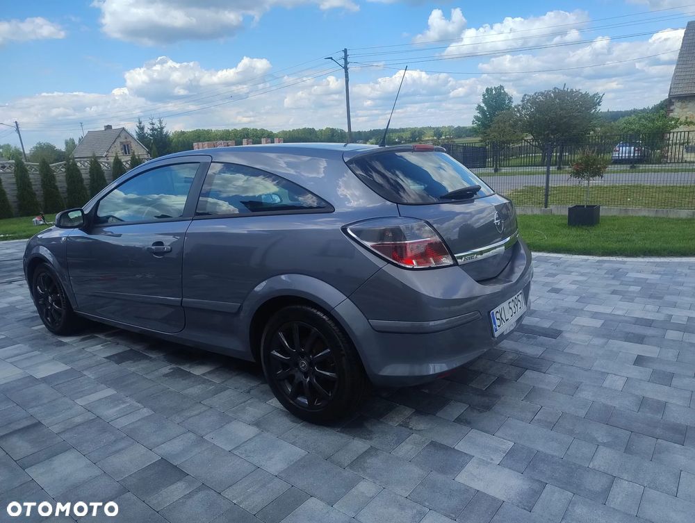 Opel Astra GTC 1.6 - 7