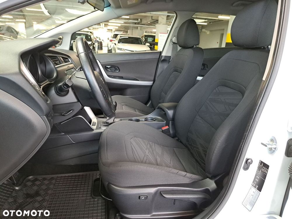 Kia Ceed - 11