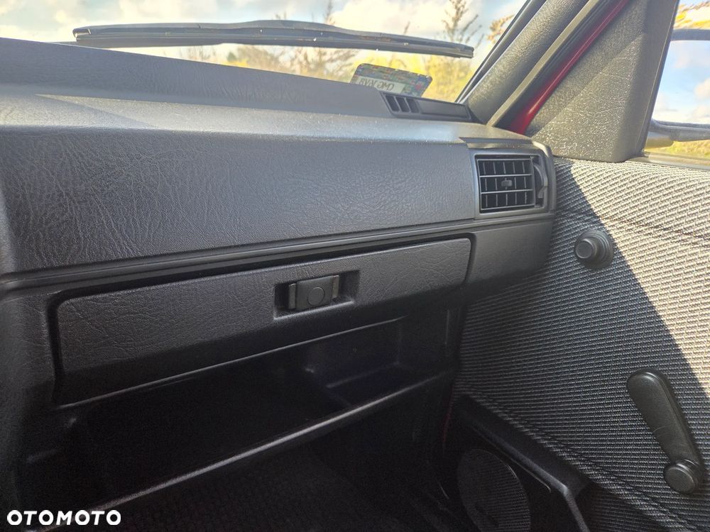 Volkswagen Golf 1.6 CL - 17