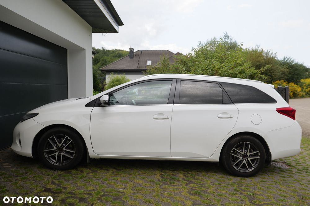 Toyota Auris - 13