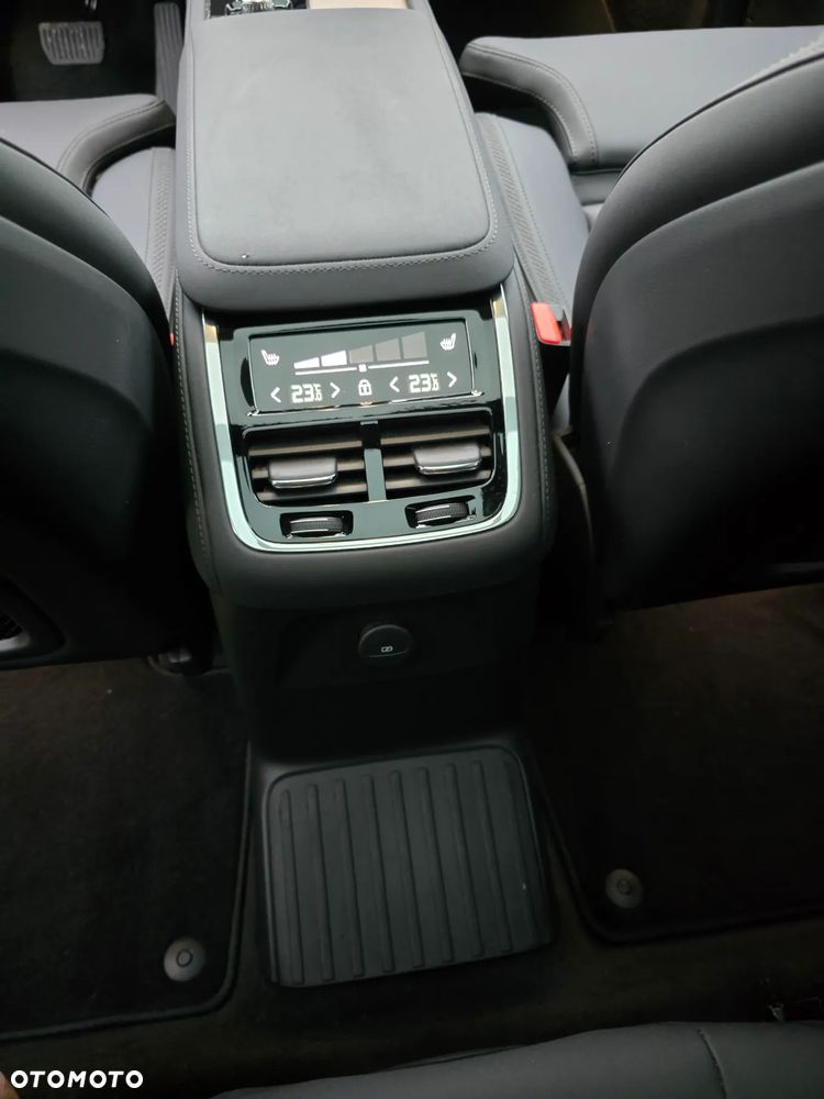 Volvo XC 90 T8 AWD Plug-In Hybrid Inscription 7os - 38