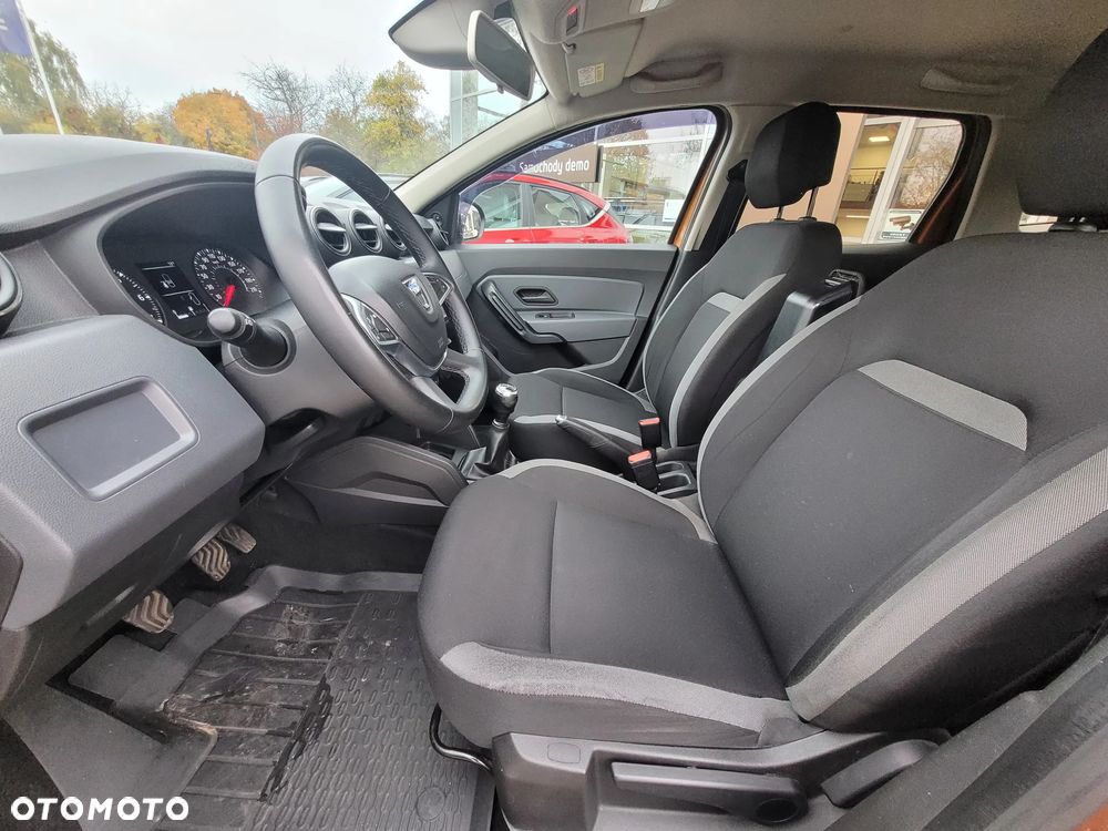Dacia Duster 1.6 SCe Essential - 12
