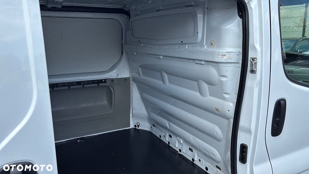 Opel Vivaro - 25