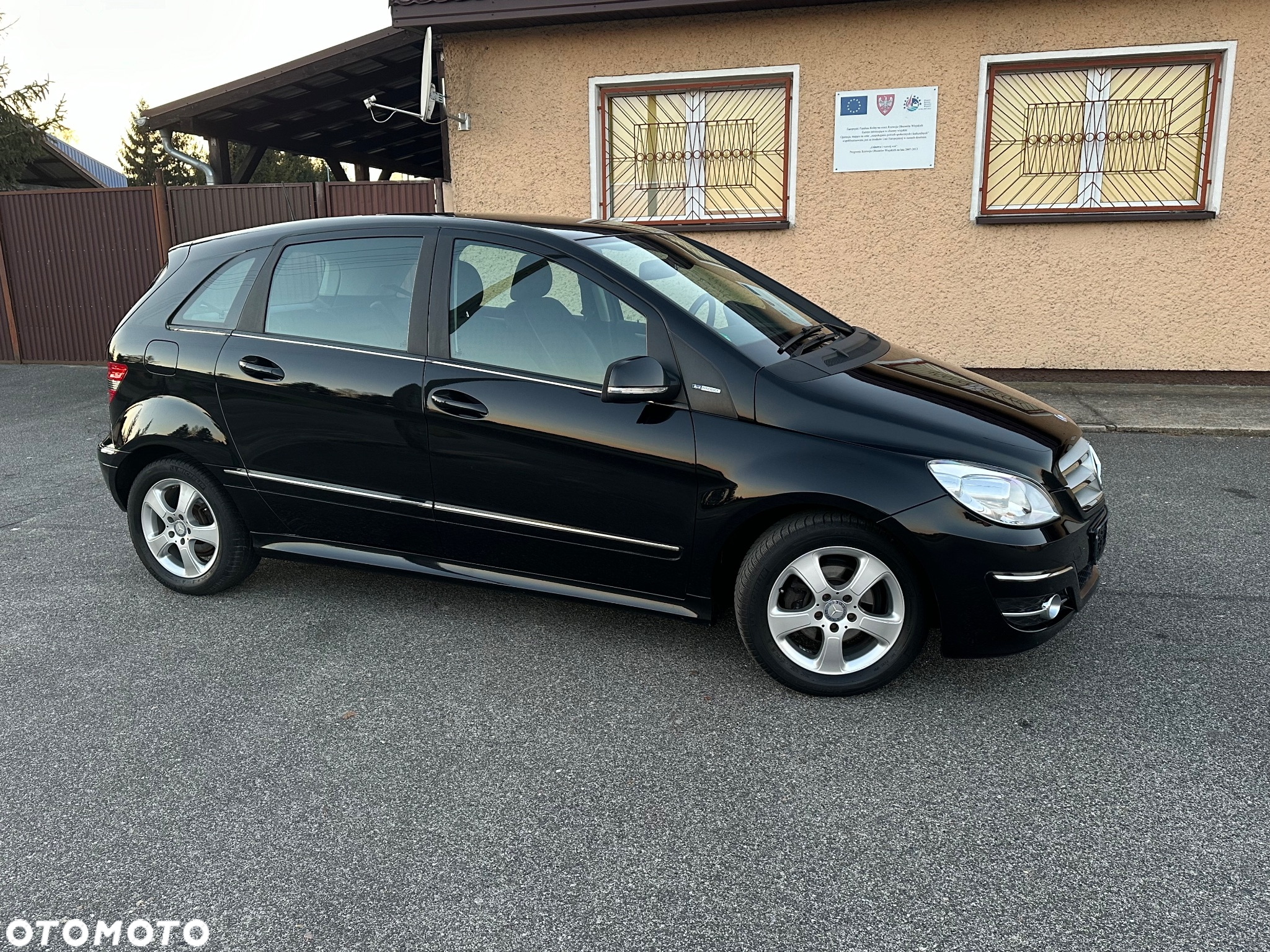 Mercedes-Benz Klasa B 150 BlueEffICIENCY - 3