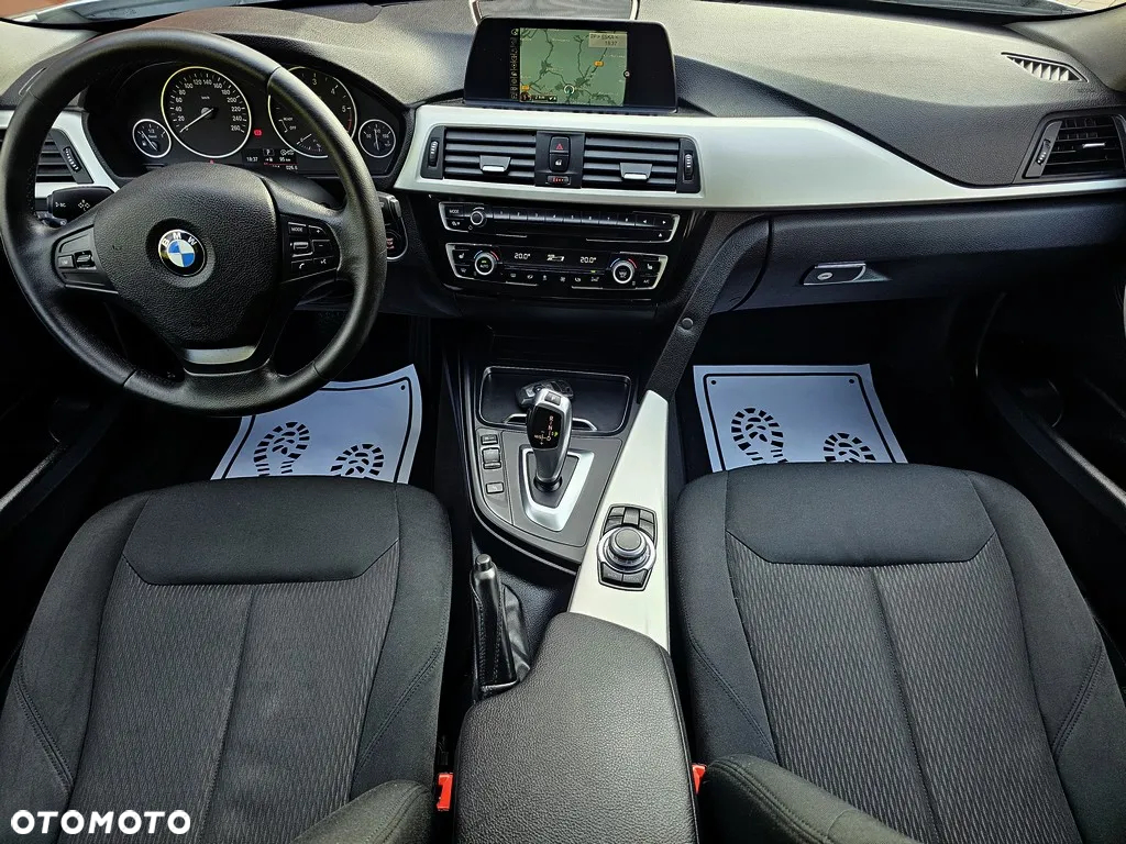 BMW Seria 3 318d Touring Sport Line - 7