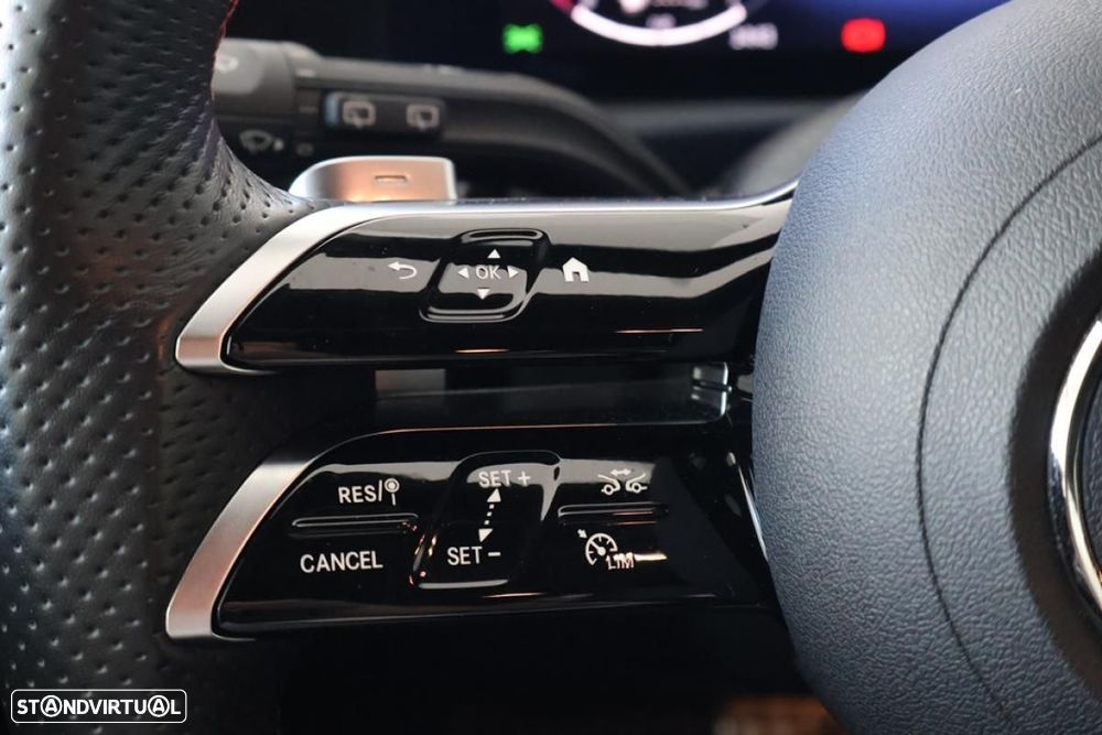 Mercedes-Benz A 250 e 8G-DCT AMG Line Advanced Plus - 26