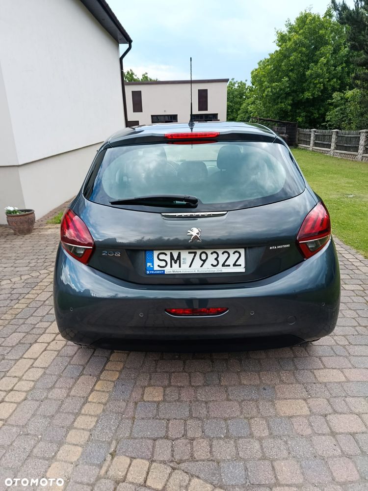 Peugeot 208 - 12