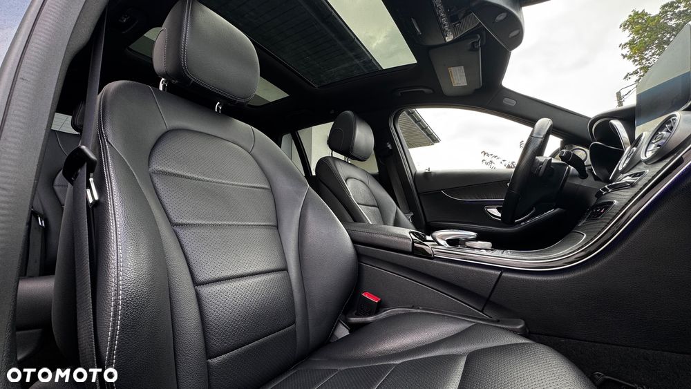 Mercedes-Benz Klasa C 300 9G-TRONIC AMG Line - 17