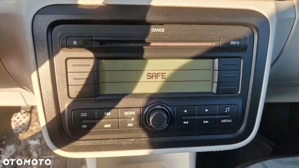 SKODA FABIA II ROOMSTER RADIO DANCE - 1