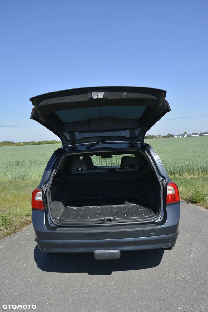 Volvo V70 2.4D Momentum - 14