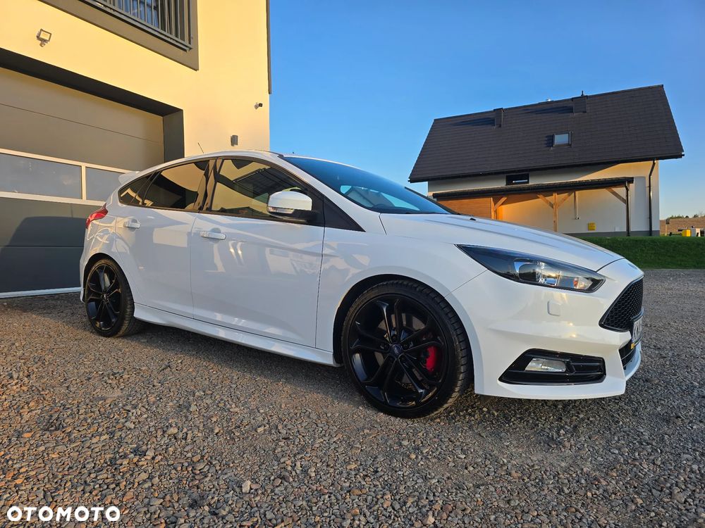 Ford Focus 2.0 EcoBoost ST mit Leder-Exclusiv-Paket - 13
