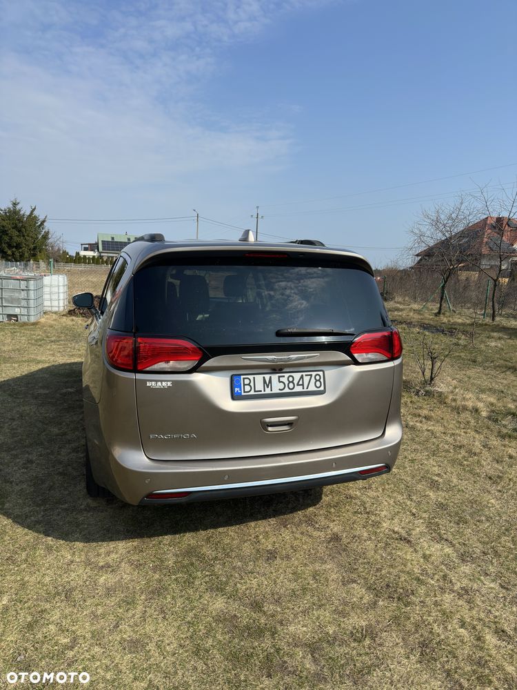 Chrysler Pacifica - 3