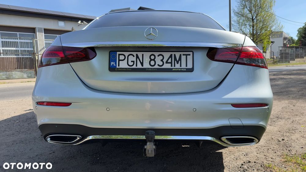 Mercedes-Benz Klasa E 300 d 4Matic 9G-TRONIC AMG Line - 4
