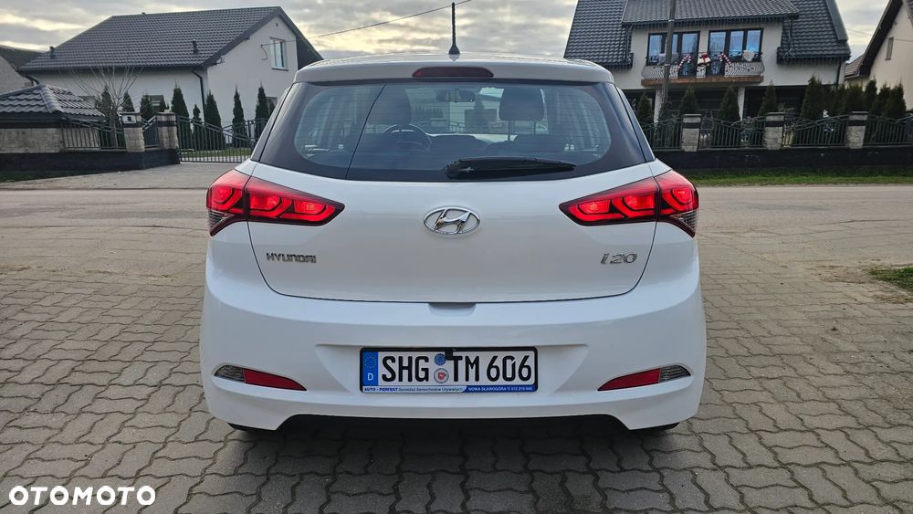 Hyundai i20 1.2 FIFA WM Edition - 6