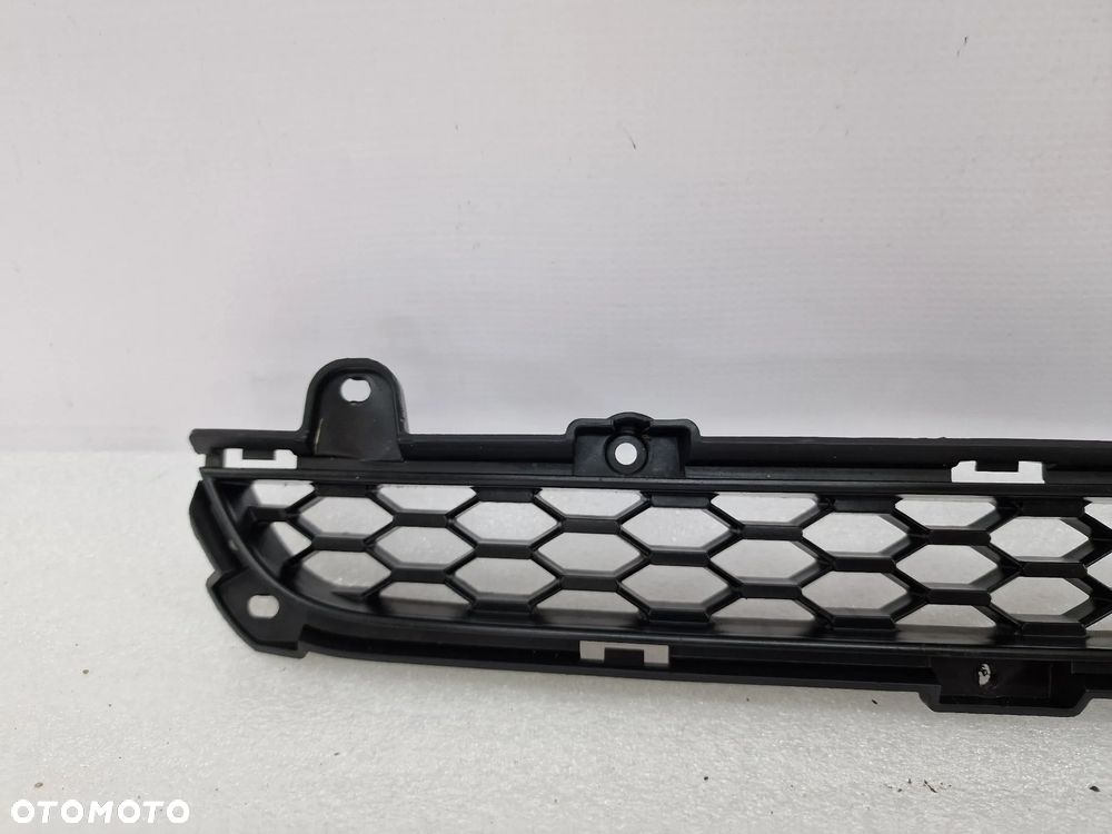 KIA SORENTO 3 III KRATKA ŚRODKOWA ZDERZAKA PRZEDNIEGO PRZÓD , NR 86522-2P000 , NR AUKCJI KR247 - 2