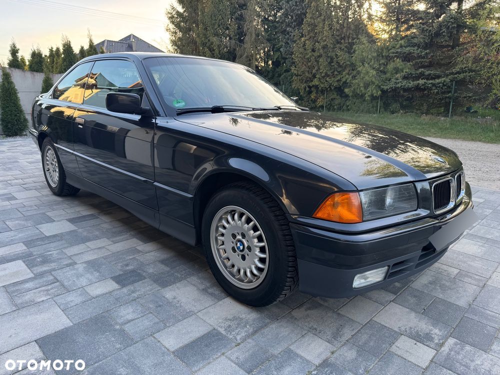 BMW Seria 3 318is - 1