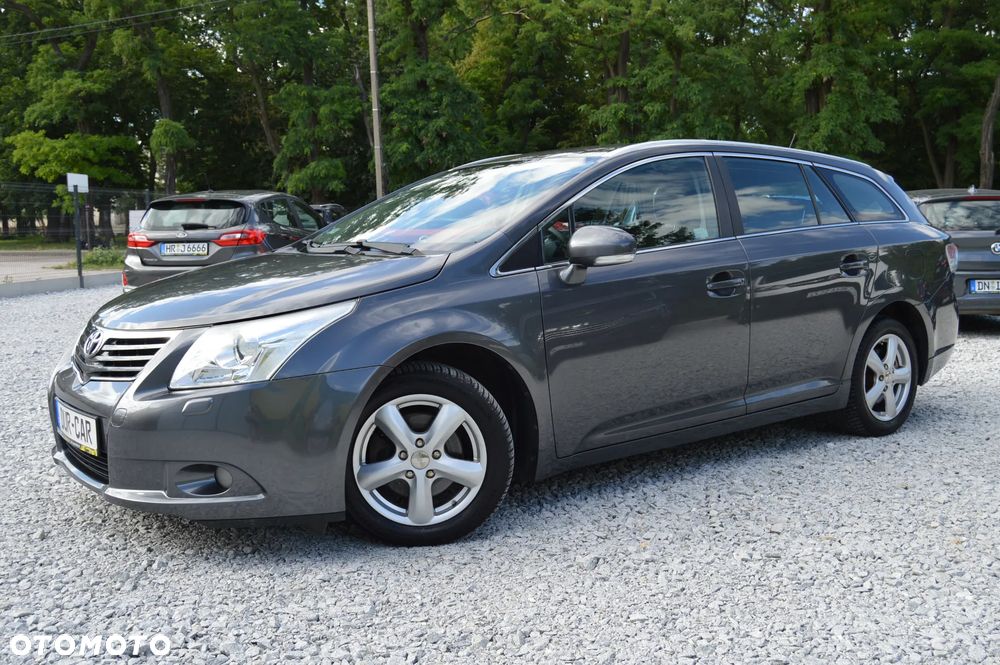 Toyota Avensis 2.0 D-4D Sol - 11