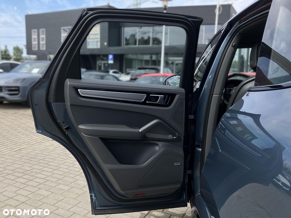 Porsche Cayenne Standard - 20