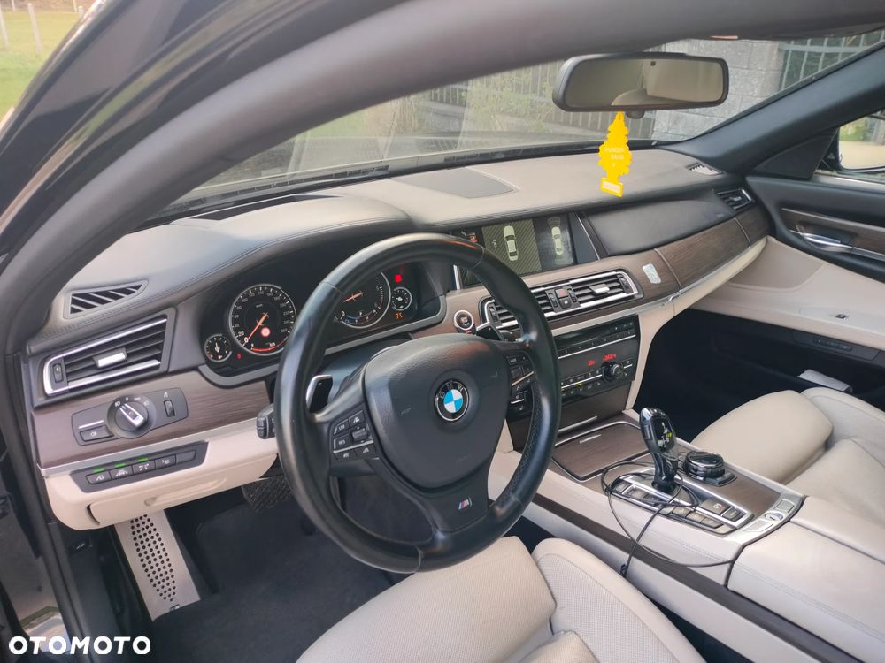 BMW Seria 7 740d - 14