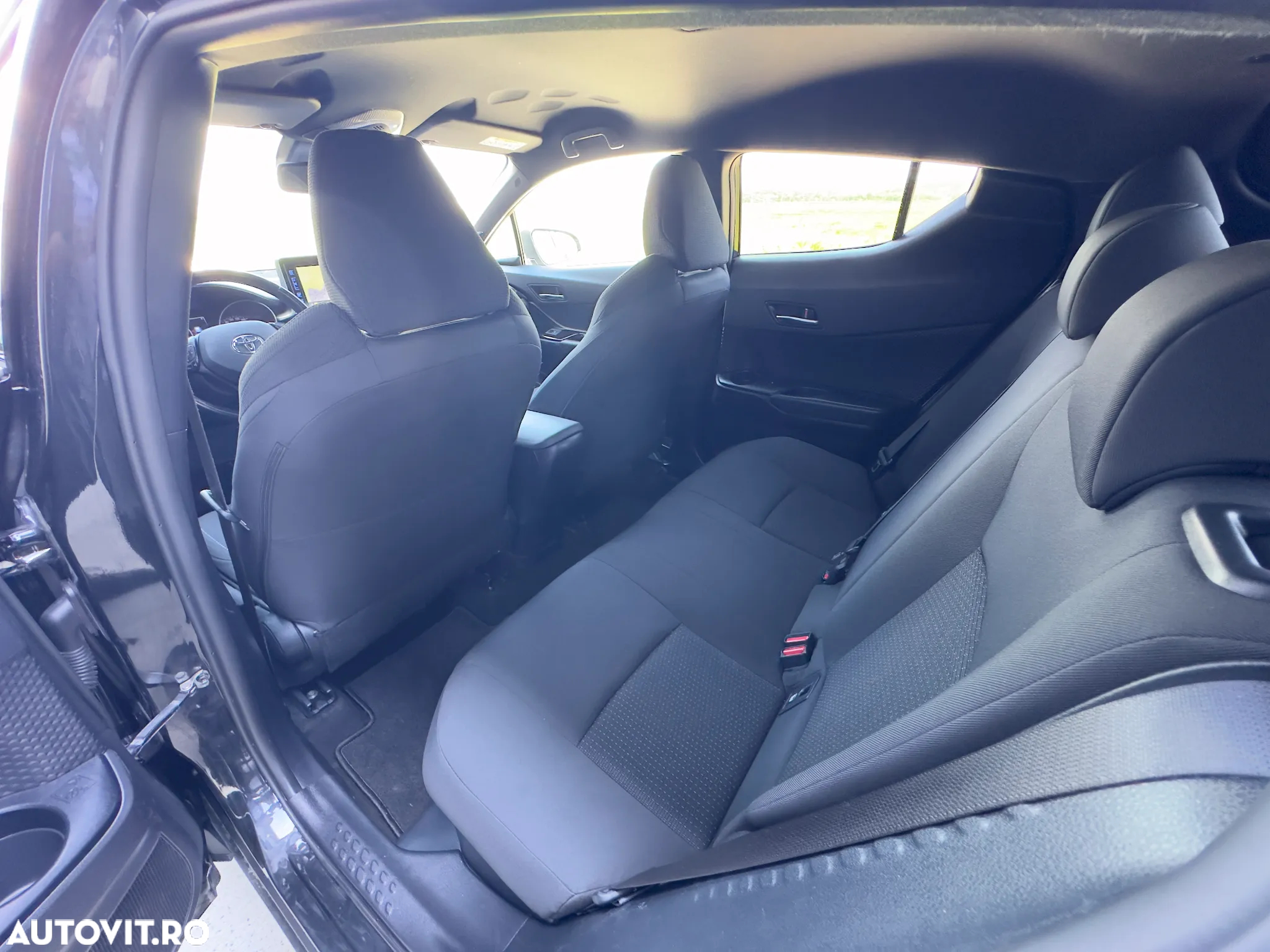 Toyota C-HR - 16
