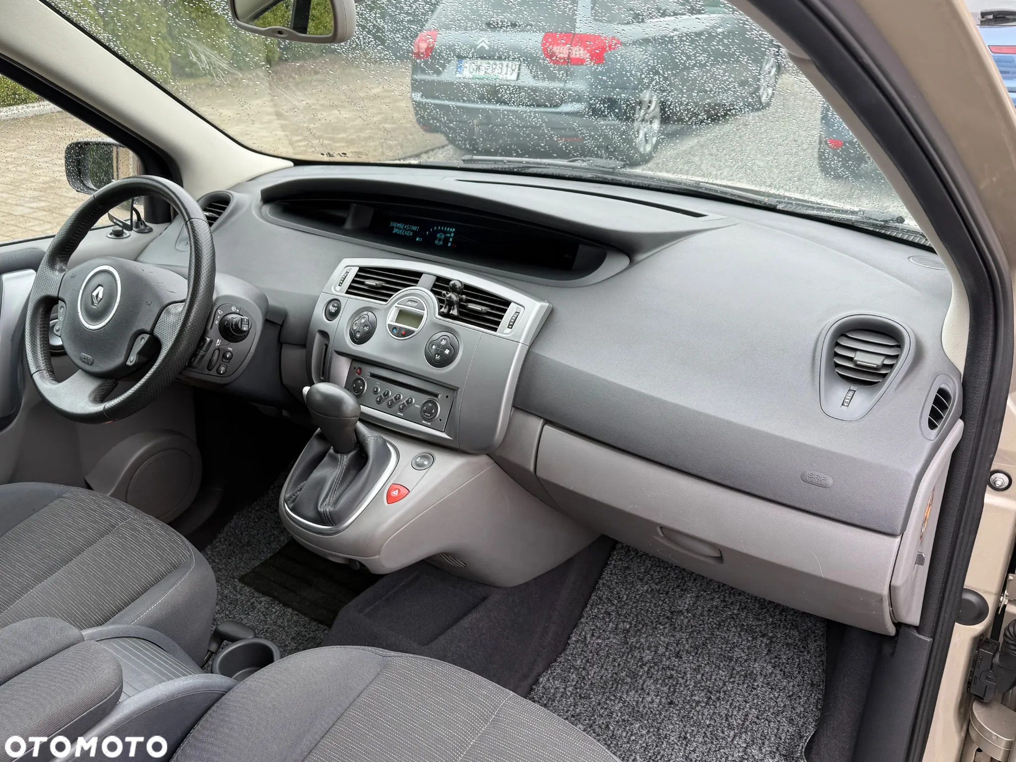 Renault Scenic 2.0 16V Dynamique - 13