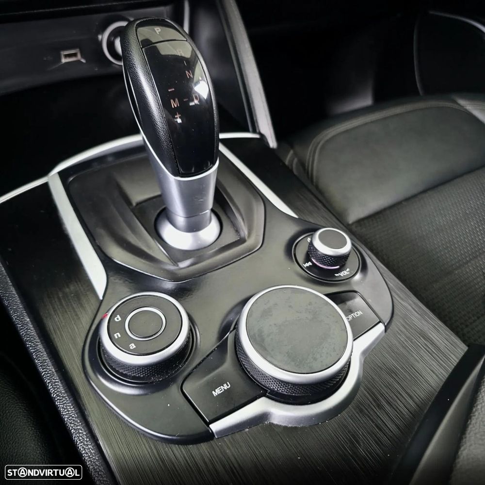 Alfa Romeo Stelvio 2.2 D Super AT8 - 17