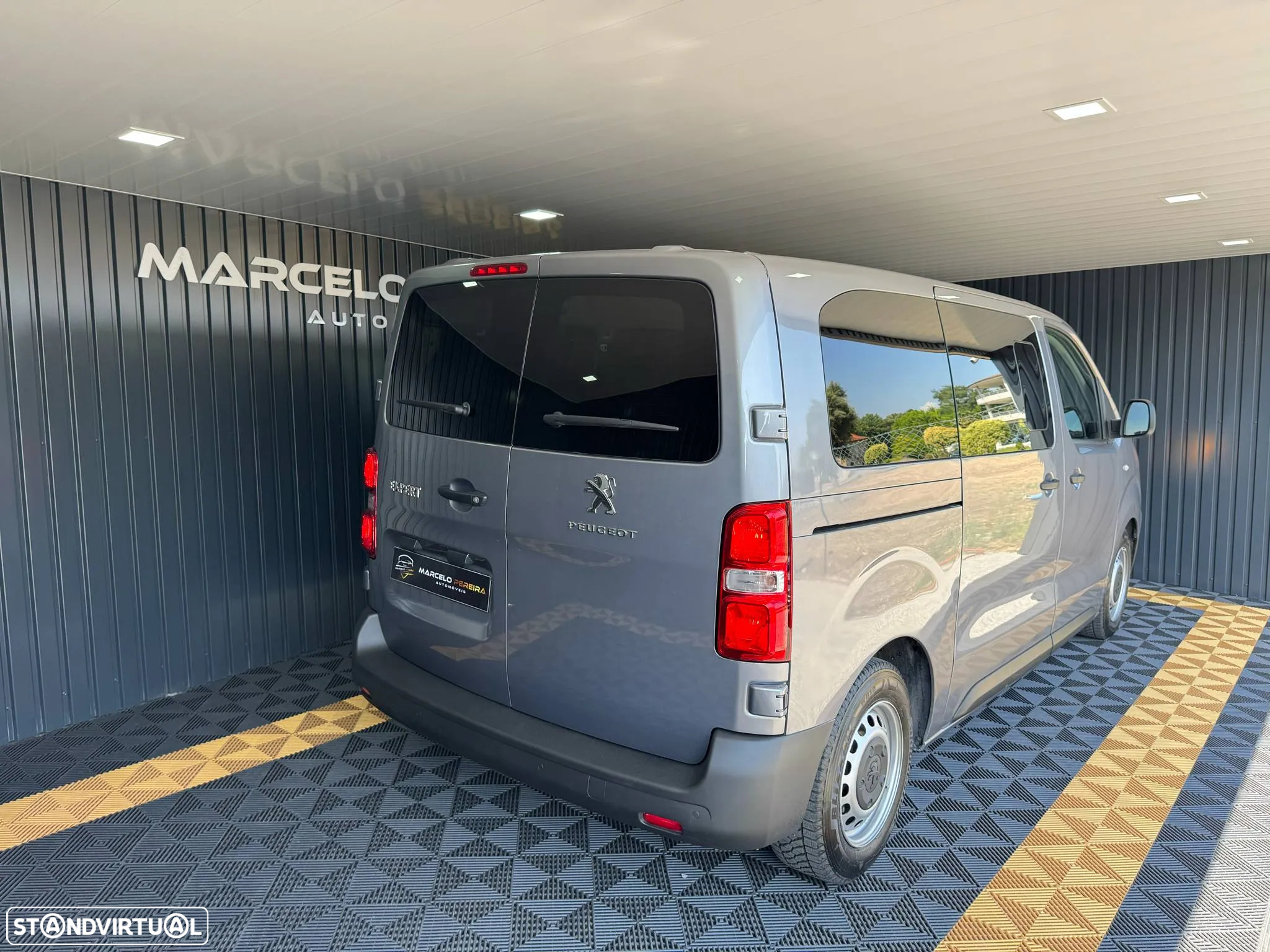 Peugeot Expert 1.5 BlueHDi L2H1 Semi-Vidrado - 2