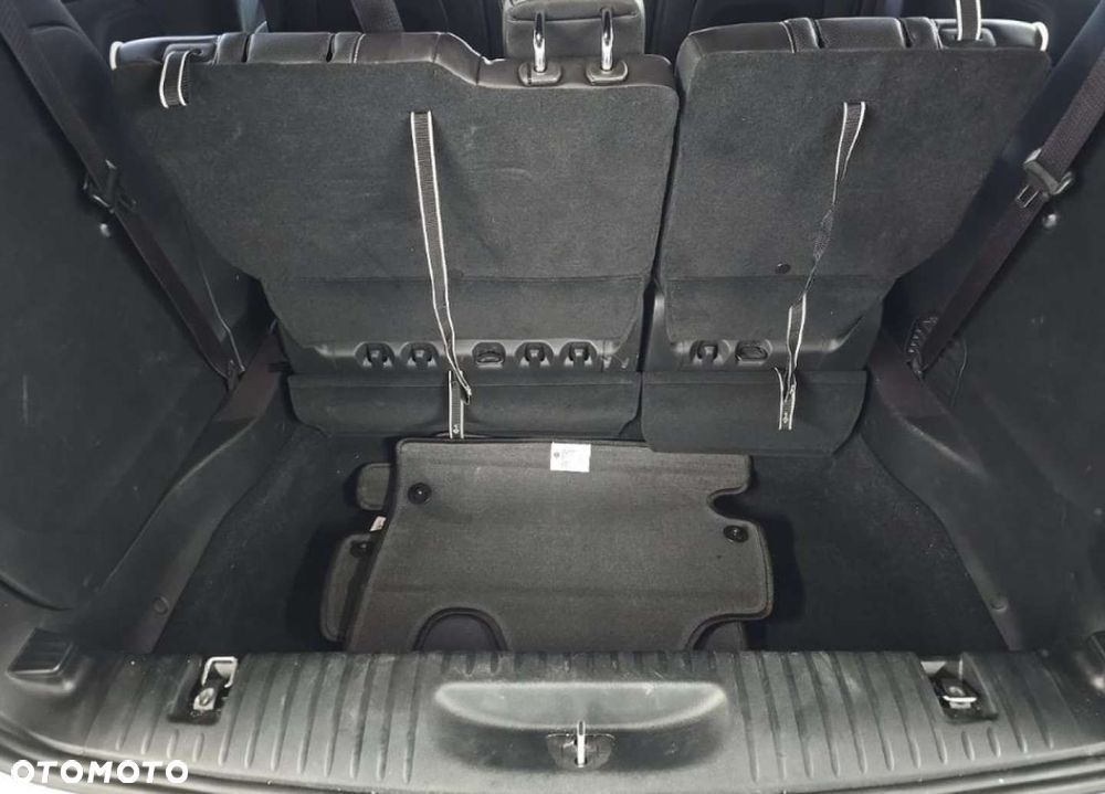 Chrysler Pacifica - 5