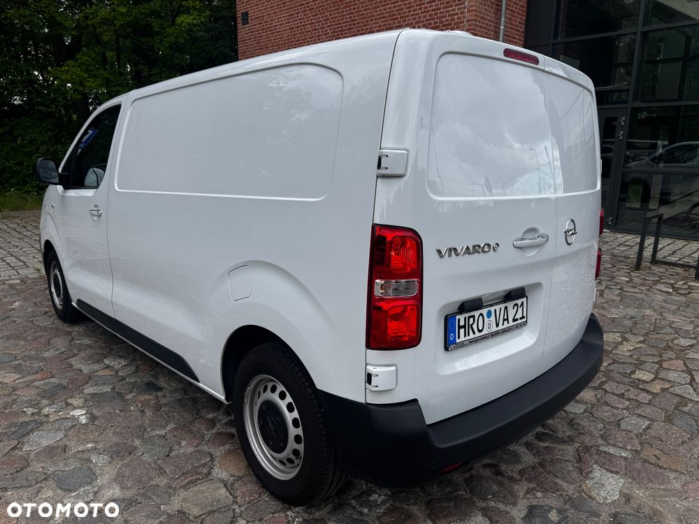 Opel VivaroE - 4