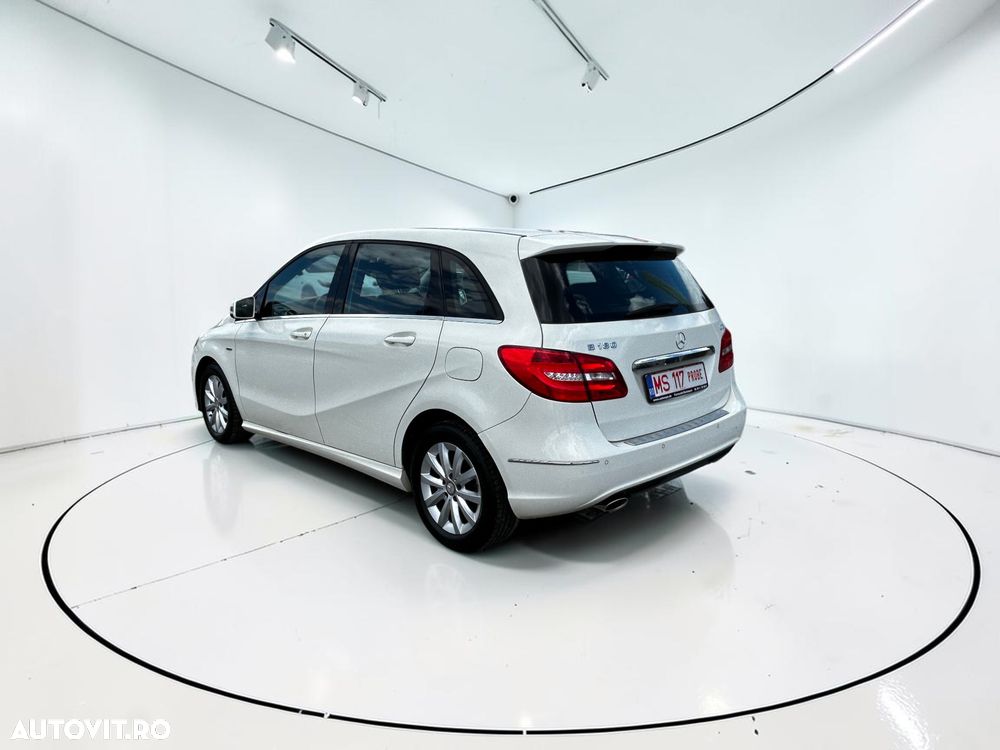 Mercedes-Benz B 180 BlueEfficiency Edition 1 - 2