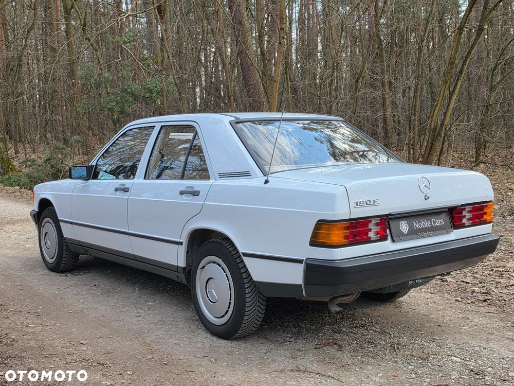 Mercedes-Benz W201 (190) - 5