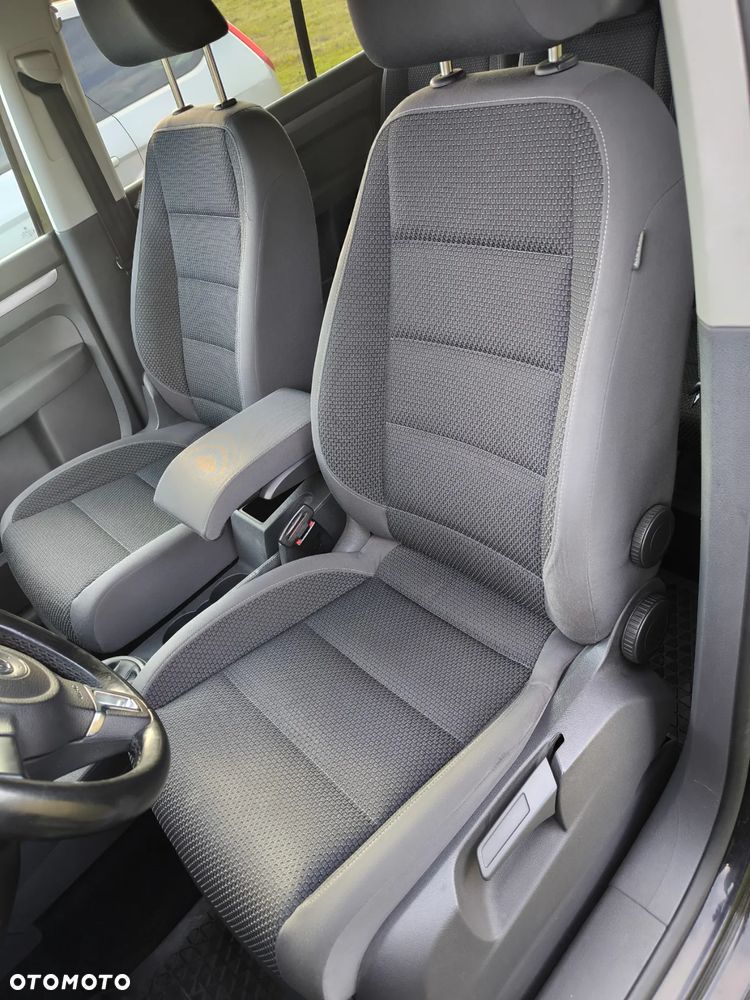Volkswagen Touran 1.6 TDI DPF BlueMot Comfortline - 9