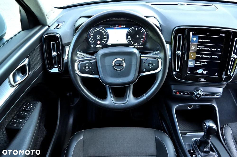 Volvo XC 40 D3 Momentum Pro - 25