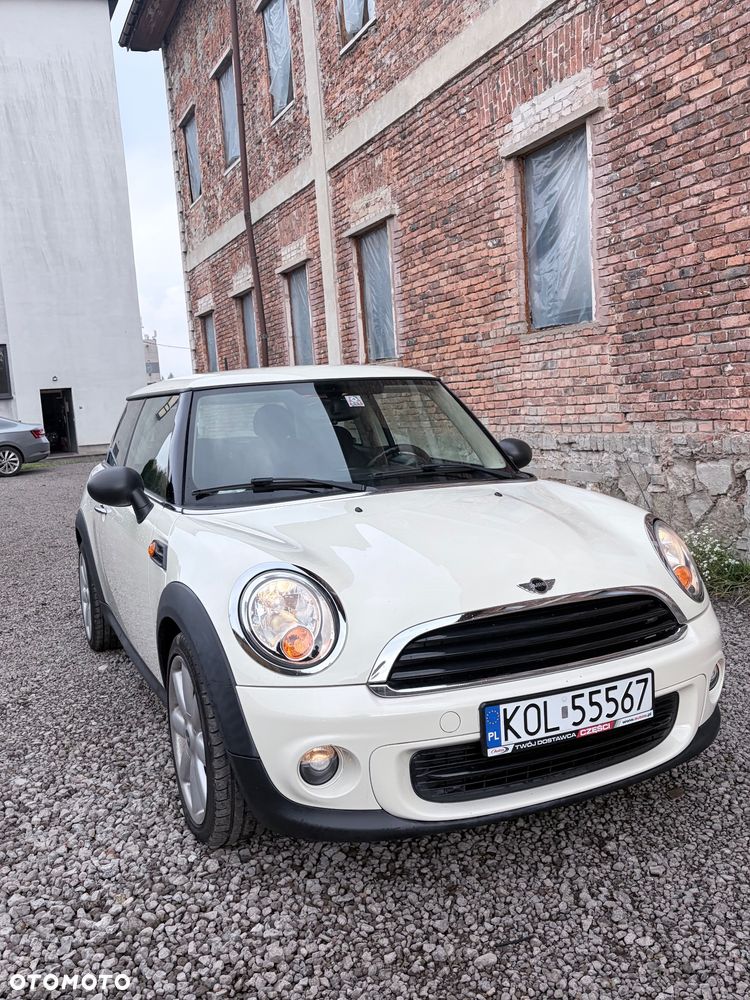 Mini One 2013 photo 2