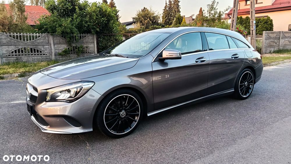 Mercedes-Benz CLA 180 7G-DCT UrbanStyle Edition - 30