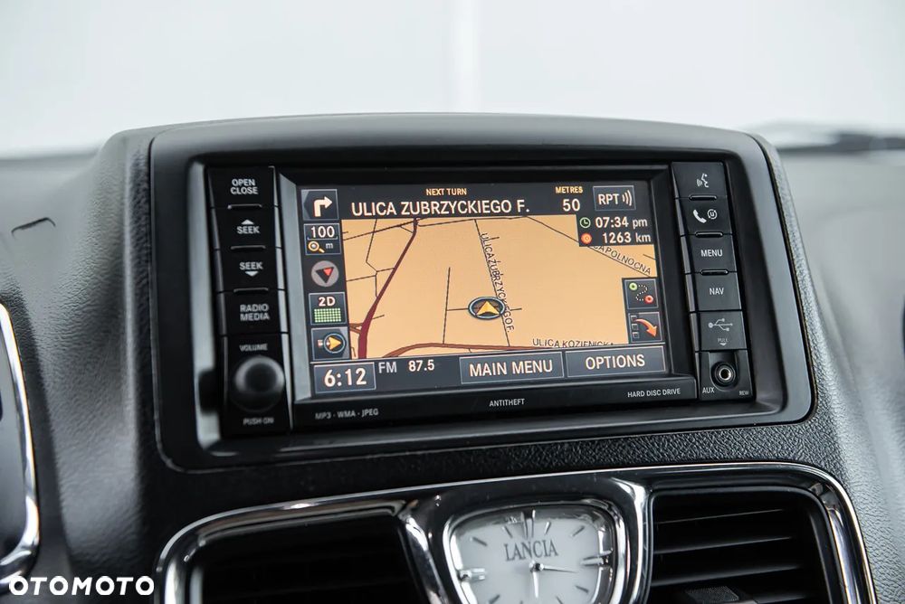 Lancia Voyager - 23