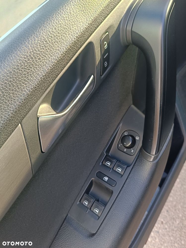 Volkswagen Passat 1.6 TDI BlueMotion Technology Comfortline - 14