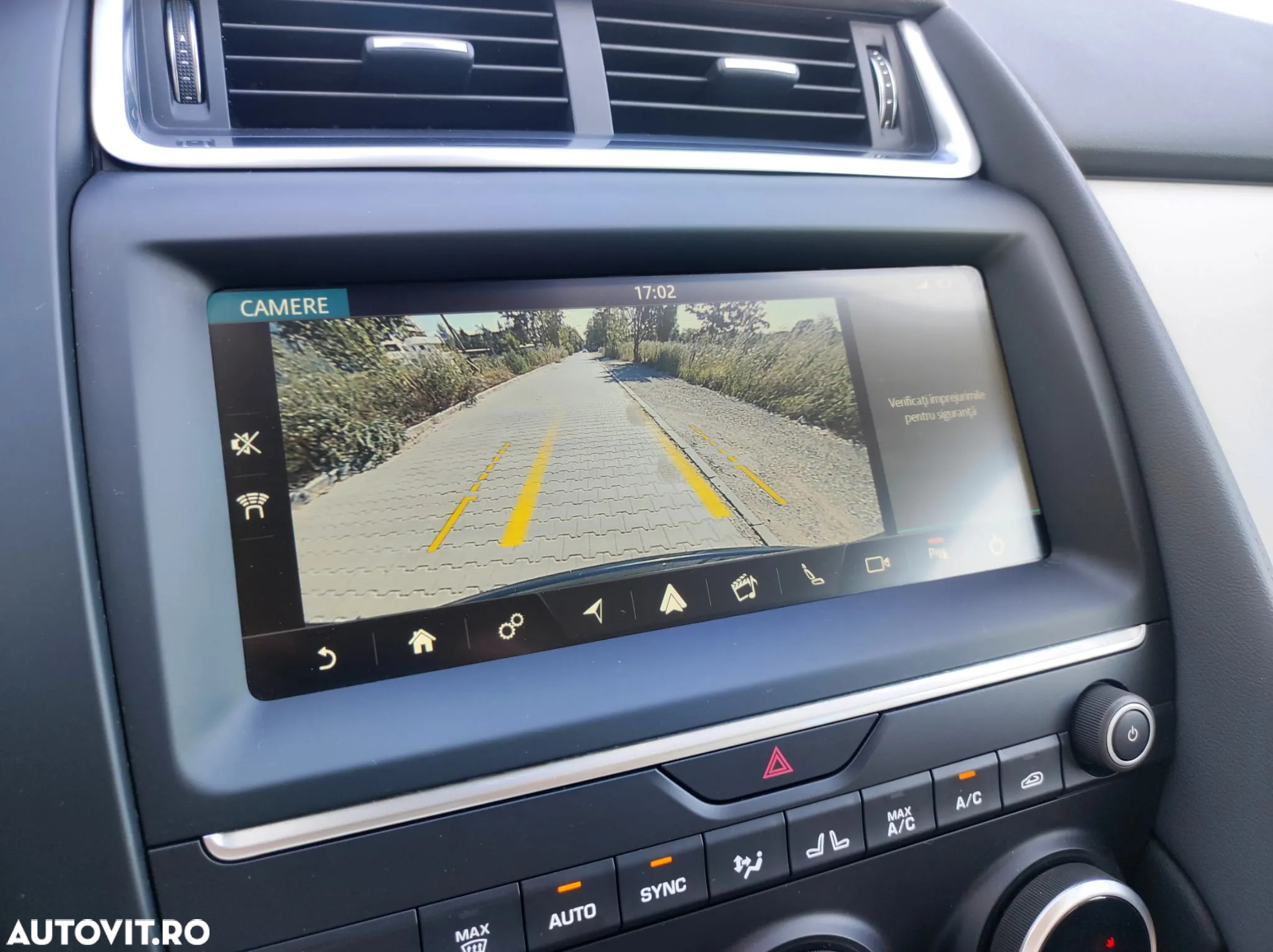 Jaguar E-Pace P200 AWD S - 19