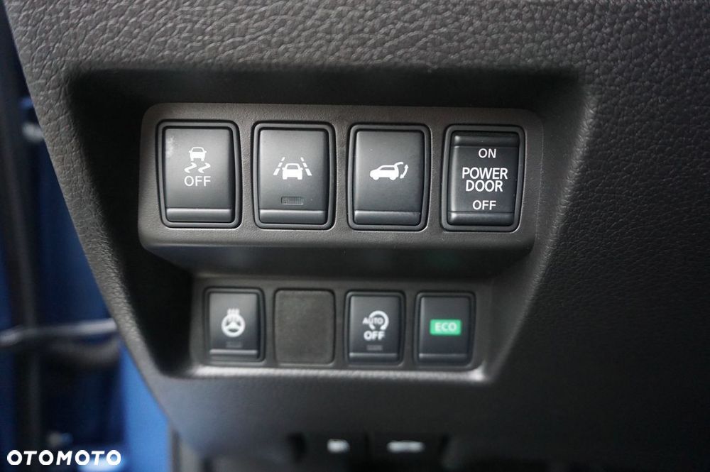 Nissan X-Trail 2.0 dCi Tekna 4WD Xtronic 7os - 6