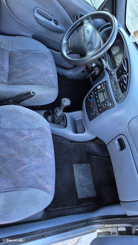 Ford Fiesta 1.25 Techno - 10