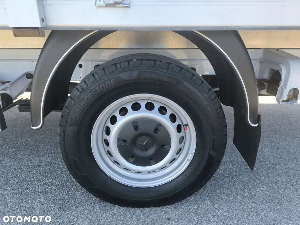 Mercedes-Benz Sprinter - 22