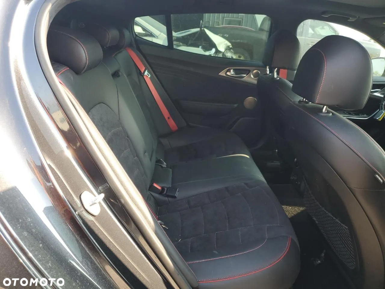 Kia Stinger - 8